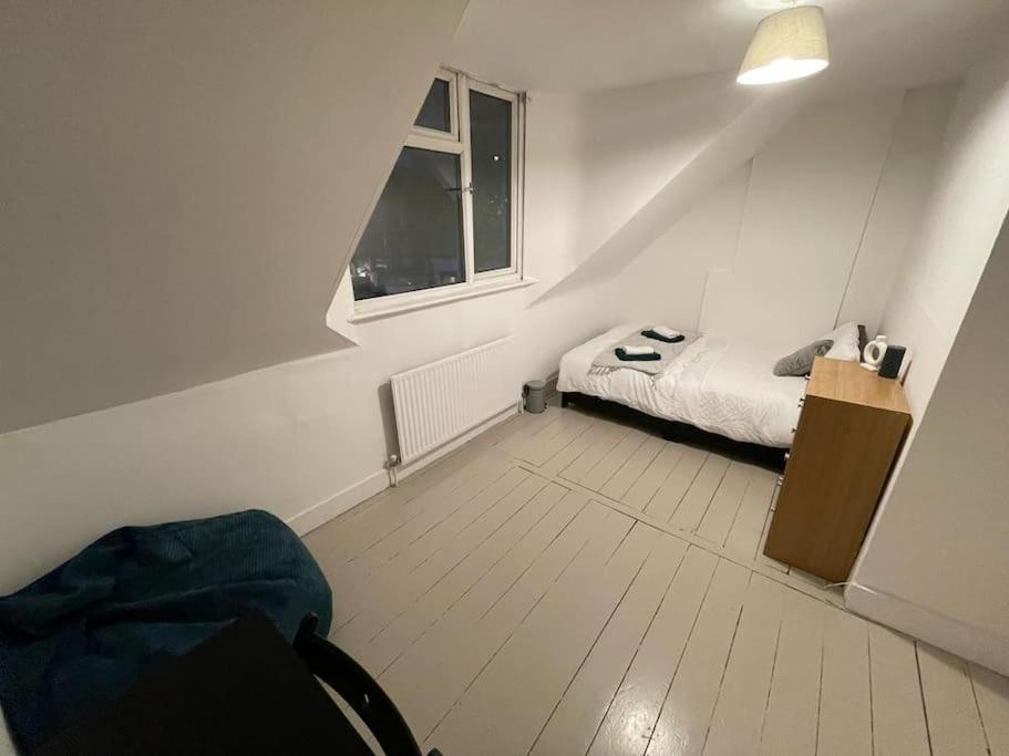 Spacious 2 Bedroom On Tower Bridge Londyn Zewnętrze zdjęcie