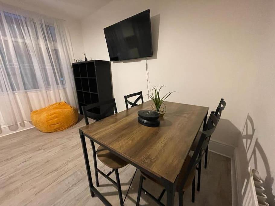 Spacious 2 Bedroom On Tower Bridge Londyn Zewnętrze zdjęcie
